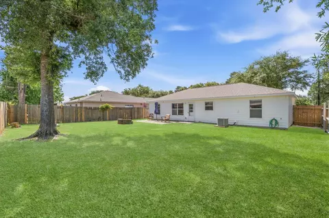 Exterior - 16269 Sun View Ln, Conroe, TX 77302 photo 6 of 7