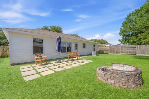 Exterior - 16269 Sun View Ln, Conroe, TX 77302 photo 4 of 7