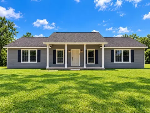 610 County Road 4550, Spurger, TX 77660