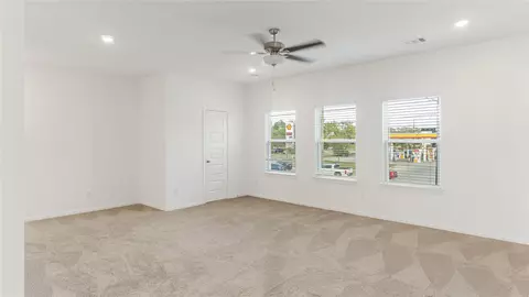 Living - 14970 Eagle Feather Dr, Houston, TX 77090 photo 4 of 4