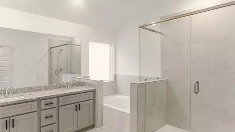 Bath - 14970 Eagle Feather Dr, Houston, TX 77090 photo 4 of 4