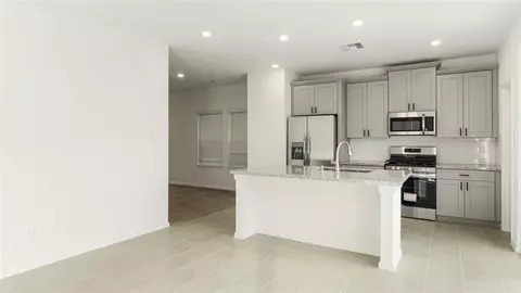 Kitchen - 14970 Eagle Feather Dr, Houston, TX 77090 photo 2 of 2