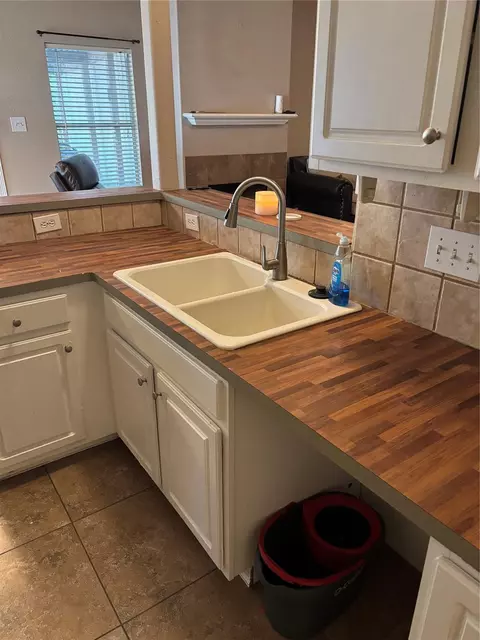 Kitchen - 22115 Jay Dr, Spring, TX 77373 photo 1 of 1