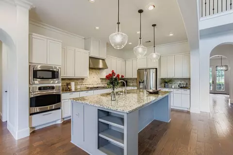 Kitchen - 6 Freestone Stream Pl, Spring, TX 77389 photo 1 of 3