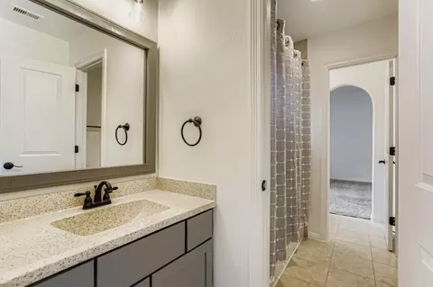 Bath - 6 Freestone Stream Pl, Spring, TX 77389 photo 7 of 8