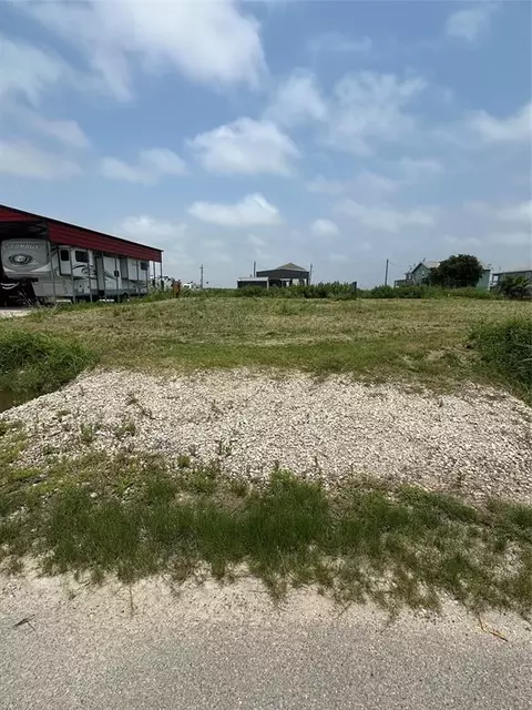 1218 W Canal, Crystal Beach, TX 77650
