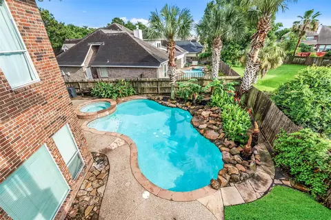 11503 Stoney Falls Dr, Houston, TX 77095