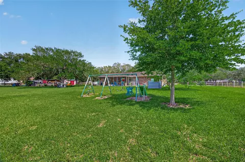 Exterior - 6210 Eagle Dr, Rosenberg, TX 77471 photo 15 of 16