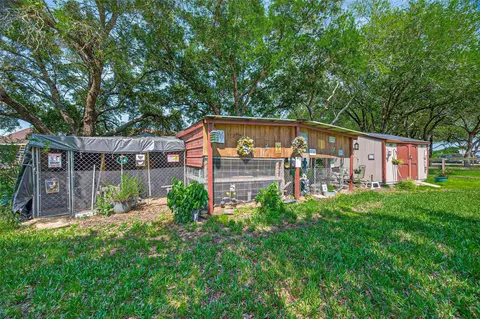 Exterior - 6210 Eagle Dr, Rosenberg, TX 77471 photo 6 of 16