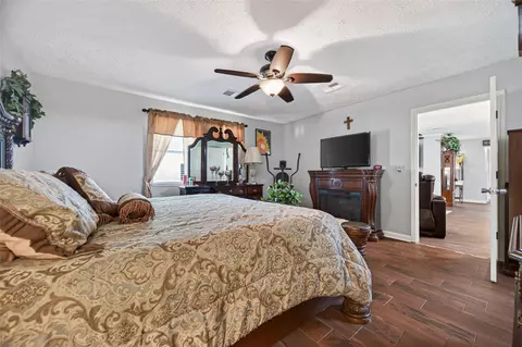 Bedroom - 6210 Eagle Dr, Rosenberg, TX 77471 photo 8 of 9