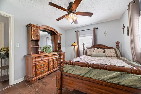 Bedroom - 6210 Eagle Dr, Rosenberg, TX 77471 photo 3 of 9