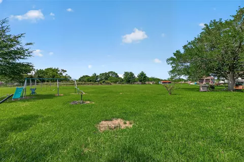 Exterior - 6210 Eagle Dr, Rosenberg, TX 77471 photo 13 of 16