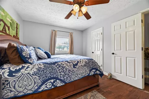 Bedroom - 6210 Eagle Dr, Rosenberg, TX 77471 photo 5 of 9