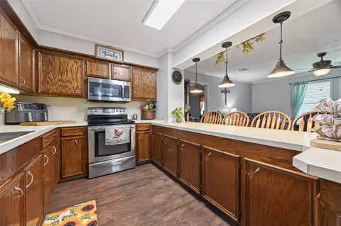 Kitchen - 6210 Eagle Dr, Rosenberg, TX 77471 photo 2 of 6