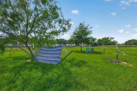 Exterior - 6210 Eagle Dr, Rosenberg, TX 77471 photo 14 of 16