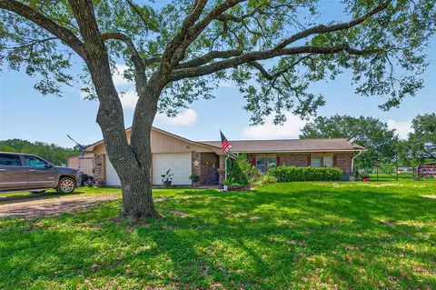 Exterior - 6210 Eagle Dr, Rosenberg, TX 77471 photo 4 of 16