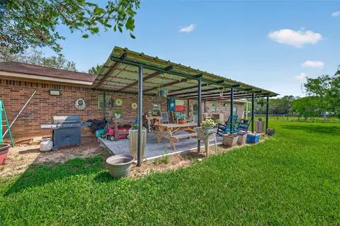 Exterior - 6210 Eagle Dr, Rosenberg, TX 77471 photo 9 of 16