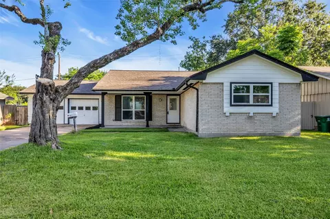 6930 Neff St, Houston, TX 77074