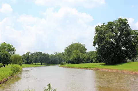 920 Mill Rd, Angleton, TX 77515 photo 8