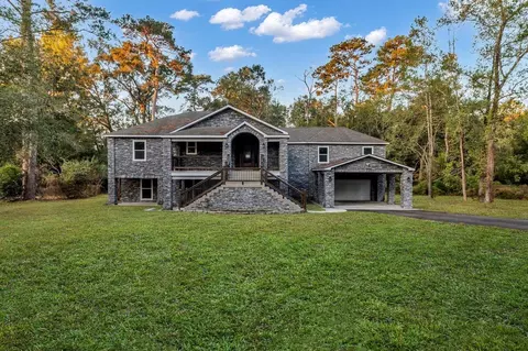 83 White Oak Dr N, Woodbranch, TX 77357