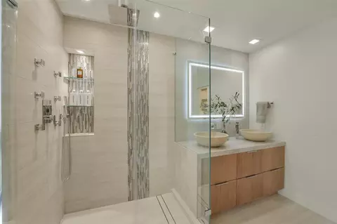 5110 San Felipe St #77W, Houston, TX 77056