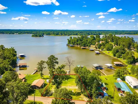 703 Lake Shore Dr, Trinity, TX 75862