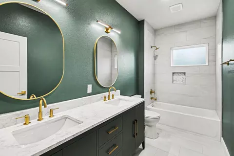 Bath - 10899 Redbird St, Conroe, TX 77385 photo 4 of 4