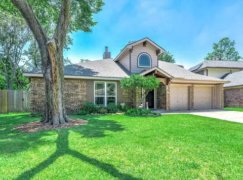 17619 Masonridge Dr, Houston, TX 77095