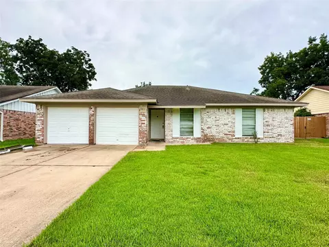 9811 Mango St, Houston, TX 77075