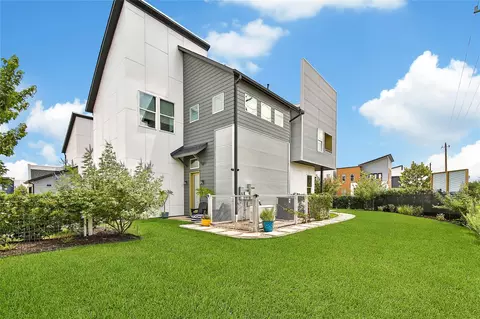 Exterior - 9847 Mocking Bird Hill Ln, Houston, TX 77080 photo 1 of 10