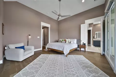 Bedroom - 9847 Mocking Bird Hill Ln, Houston, TX 77080 photo 3 of 5