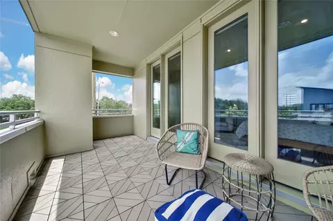 Exterior - 9847 Mocking Bird Hill Ln, Houston, TX 77080 photo 4 of 10