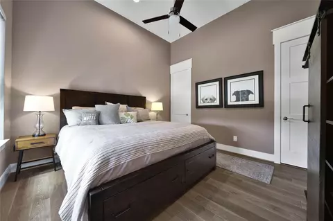 Bedroom - 9847 Mocking Bird Hill Ln, Houston, TX 77080 photo 5 of 5