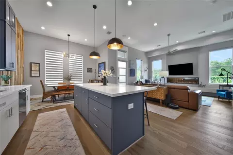 Kitchen - 9847 Mocking Bird Hill Ln, Houston, TX 77080 photo 9 of 9