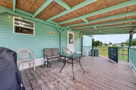 Exterior - 1006 Nunez St, Kendleton, TX 77451 photo 7 of 8