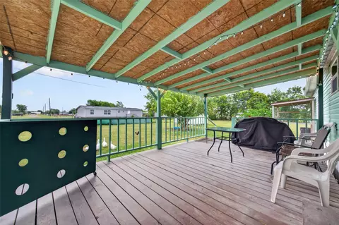 Exterior - 1006 Nunez St, Kendleton, TX 77451 photo 6 of 8