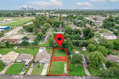 225 Hyta St, Houston, TX 77018