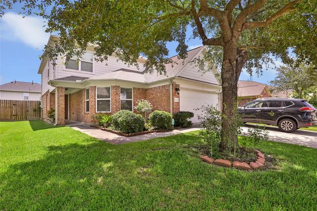 8010 Pickling Ln, Baytown, TX 77521