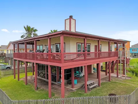 702 Surf Dr, Surfside Beach, TX 77541