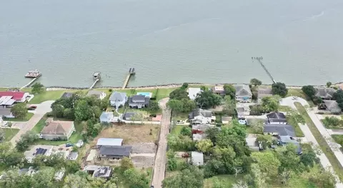 211 N Forrest Ave, La Porte, TX 77571