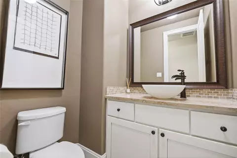 Bath - 7907 Augusta Creek Ct, Spring, TX 77389 photo 4 of 4