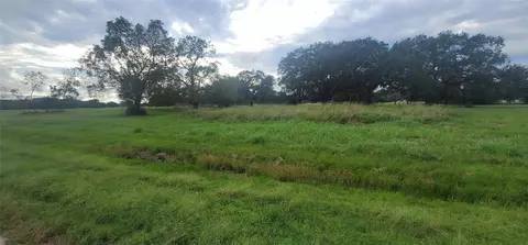 1338 Mill Rd, Angleton, TX 77515 photo 3
