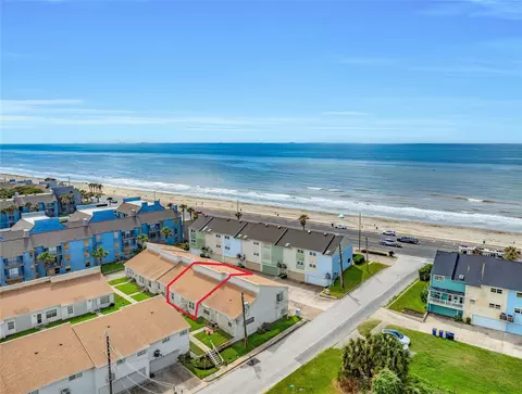 3700 83rd St #4, Galveston, TX 77554