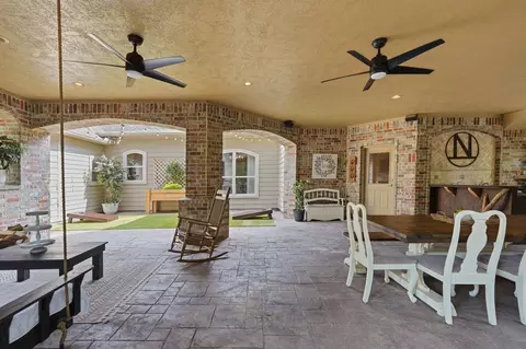 Exterior - 1680 Beech Dr, Conroe, TX 77385 photo 5 of 8