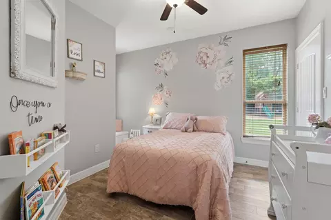 Bedroom - 1680 Beech Dr, Conroe, TX 77385 photo 2 of 5