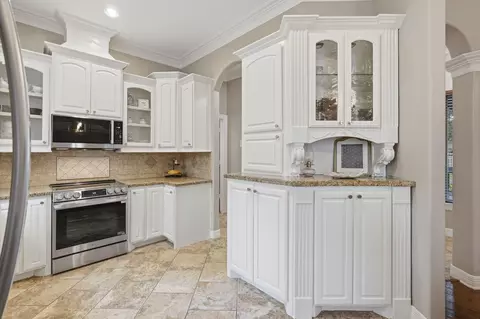 Kitchen - 1680 Beech Dr, Conroe, TX 77385 photo 2 of 2