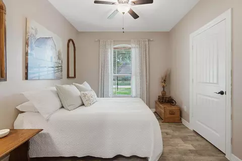 Bedroom - 1680 Beech Dr, Conroe, TX 77385 photo 3 of 5