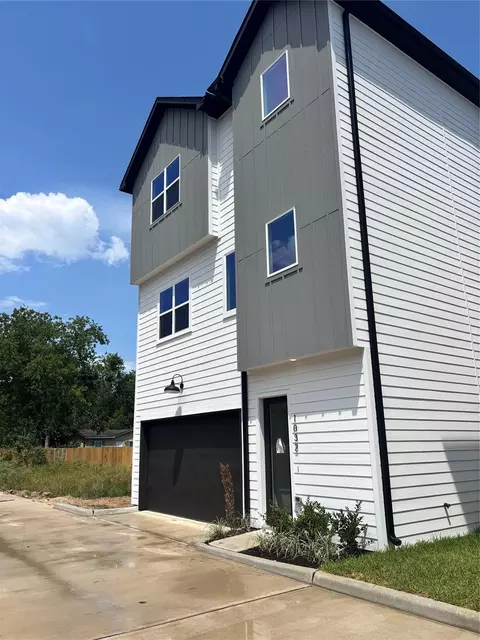 1032 Marcolin St, Houston, TX 77088