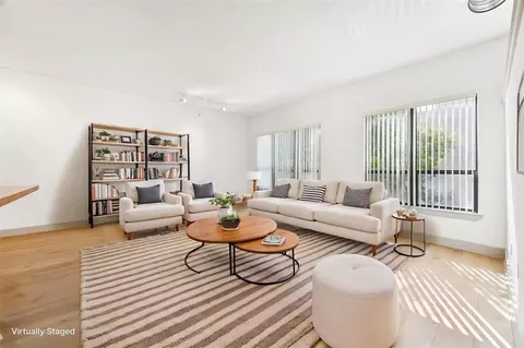 1901 Post Oak Blvd #2203, Houston, TX 77056