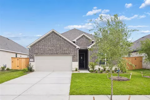 13718 Ballast Green Dr, La Marque, TX 77568